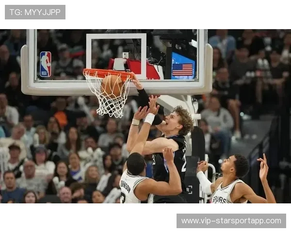 马刺绝境反扑：文班38分盖帽秀直接震碎对手防线！